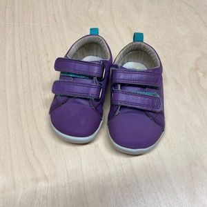 Ten little toddler size 4.5 shoes